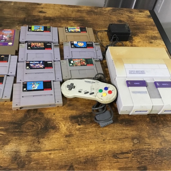 Nintendo Super NES Console with Games - White and Controller - Picture 1 of 15